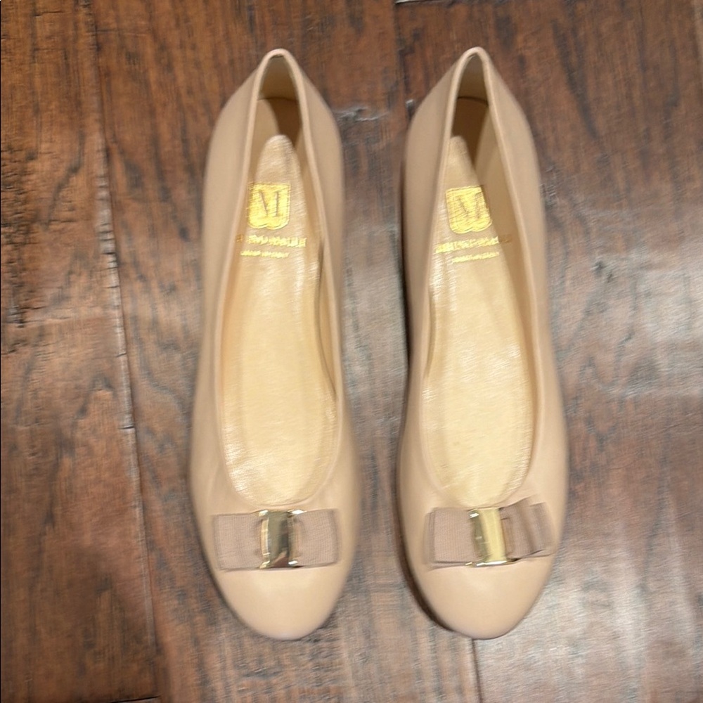 Women’s Bruno Magli Nude Bow Ballet Flats - Classic Leather Slip-On